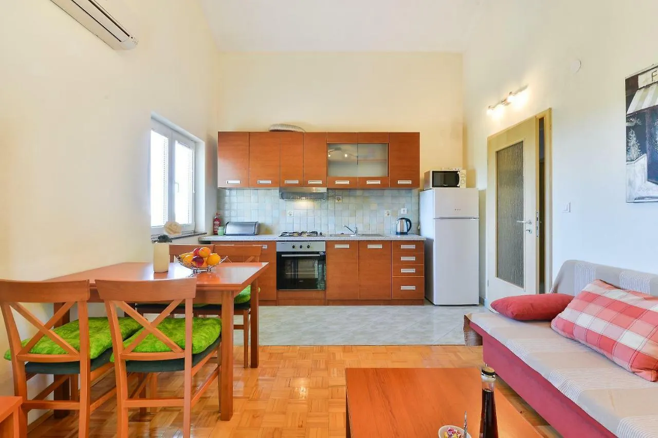 Apartments Crno Zadar