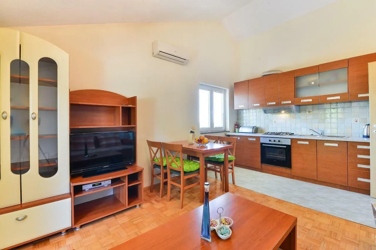 Apartments Crno Zadar
