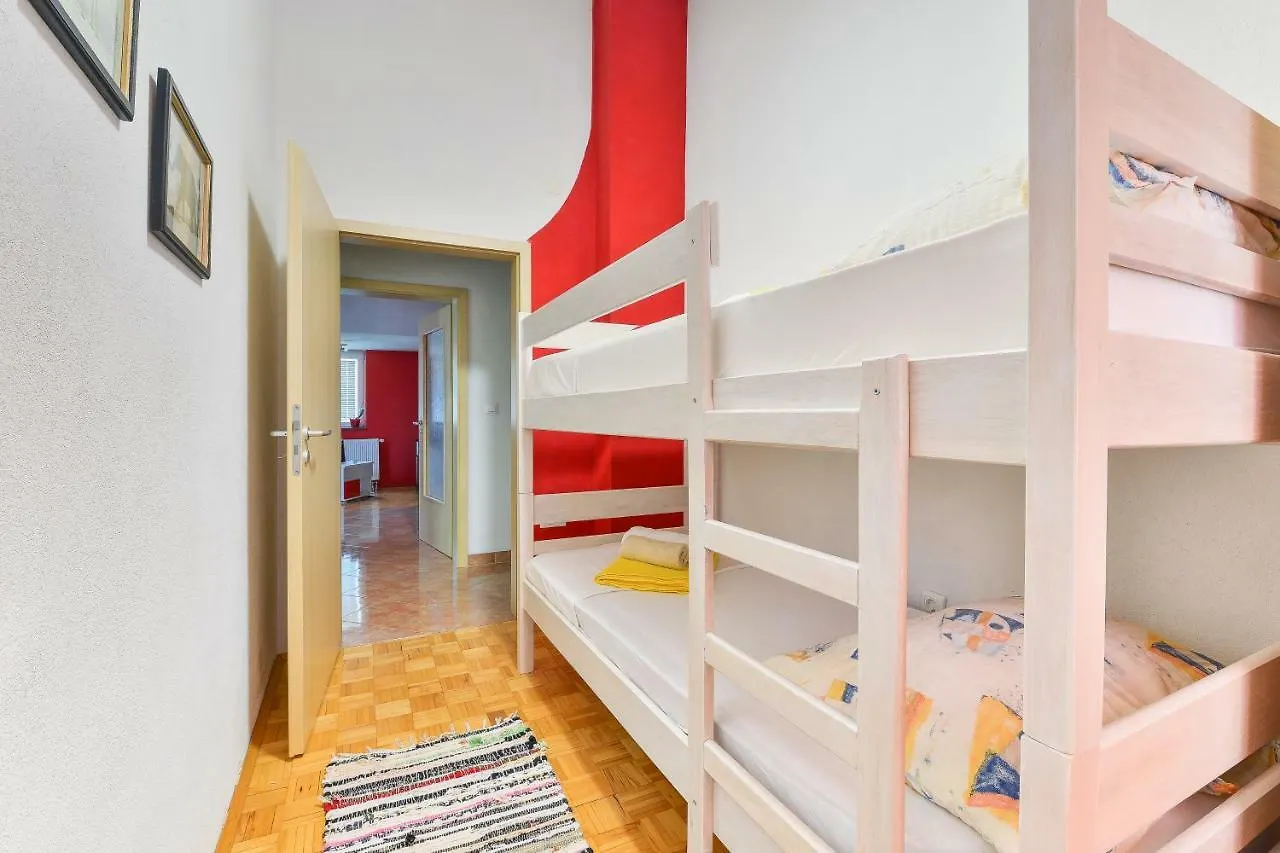 Apartments Crno Zadar