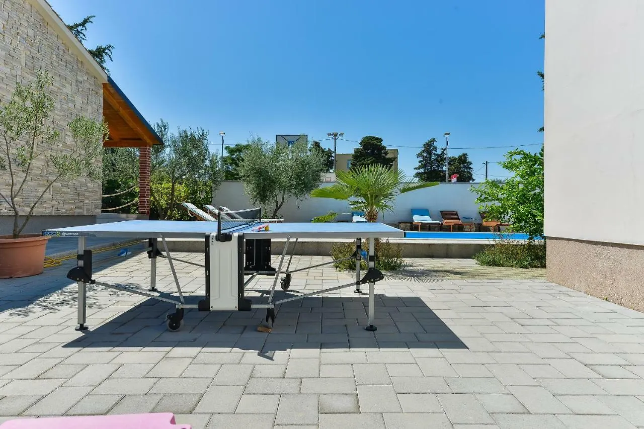 Apartments Crno Zadar