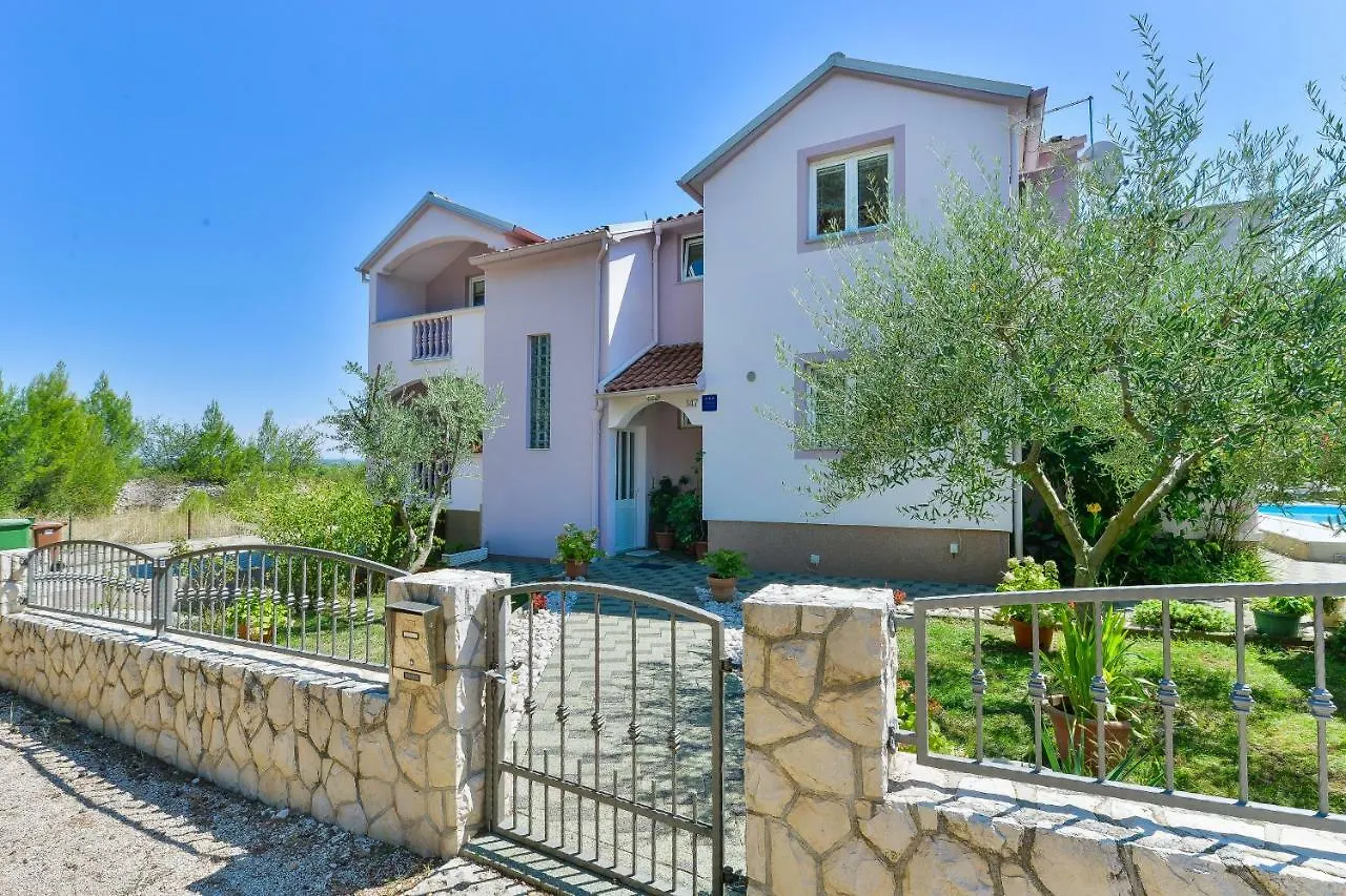 Apartments Crno Zadar