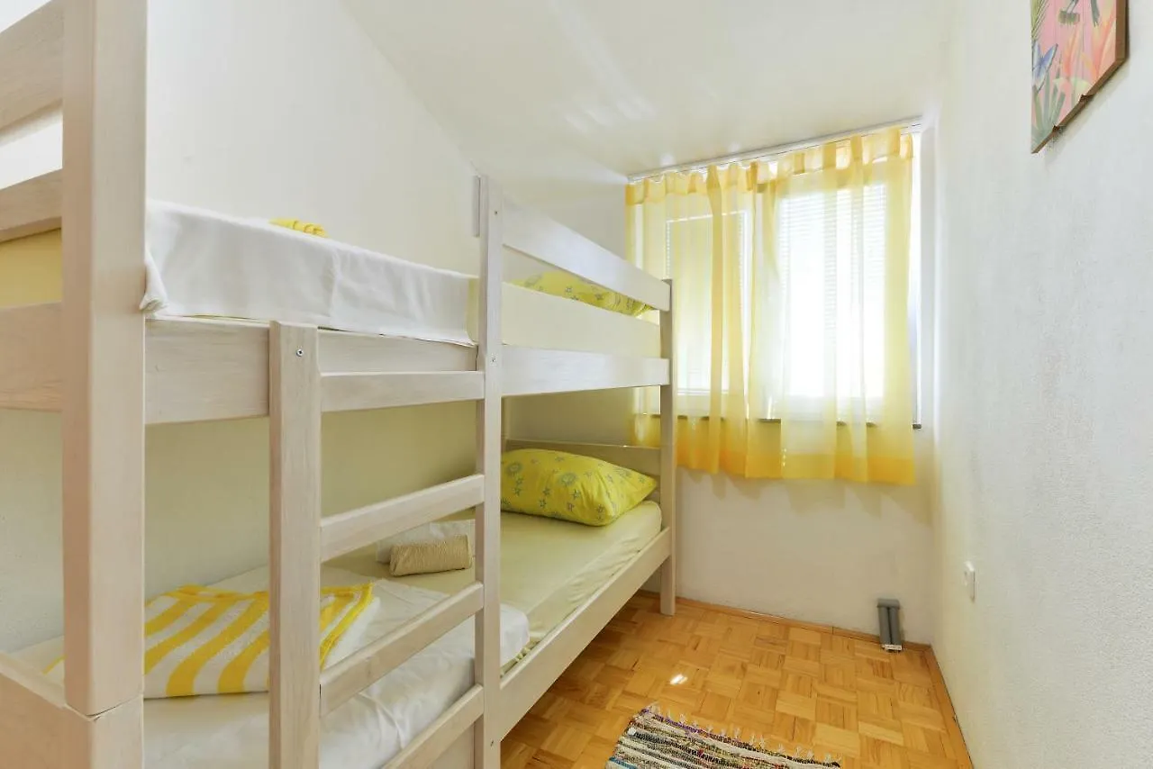Apartments Crno Zadar