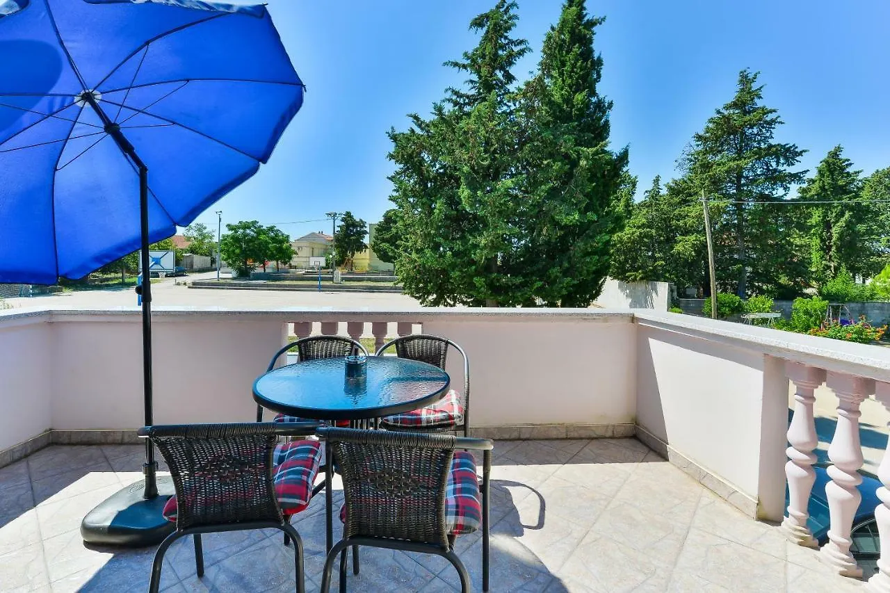 Apartments Crno Zadar