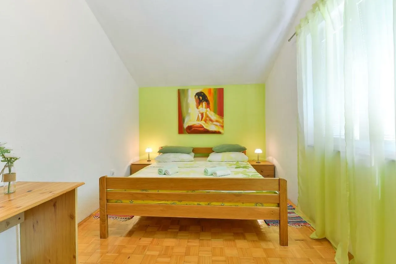 Apartments Crno Zadar